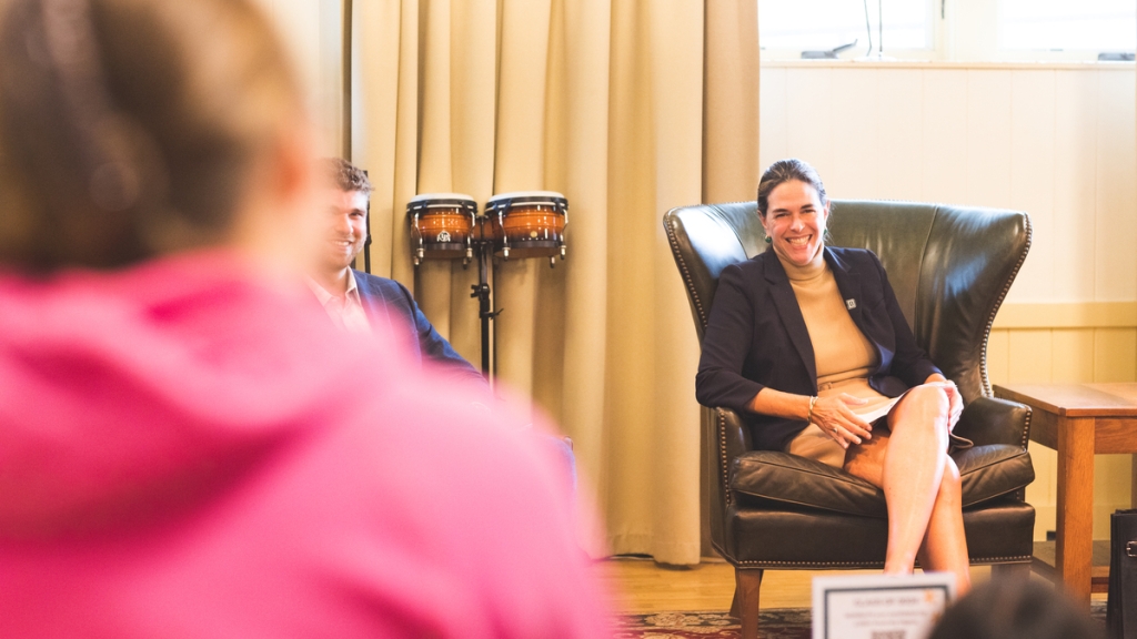President Beilock meets with seniors.