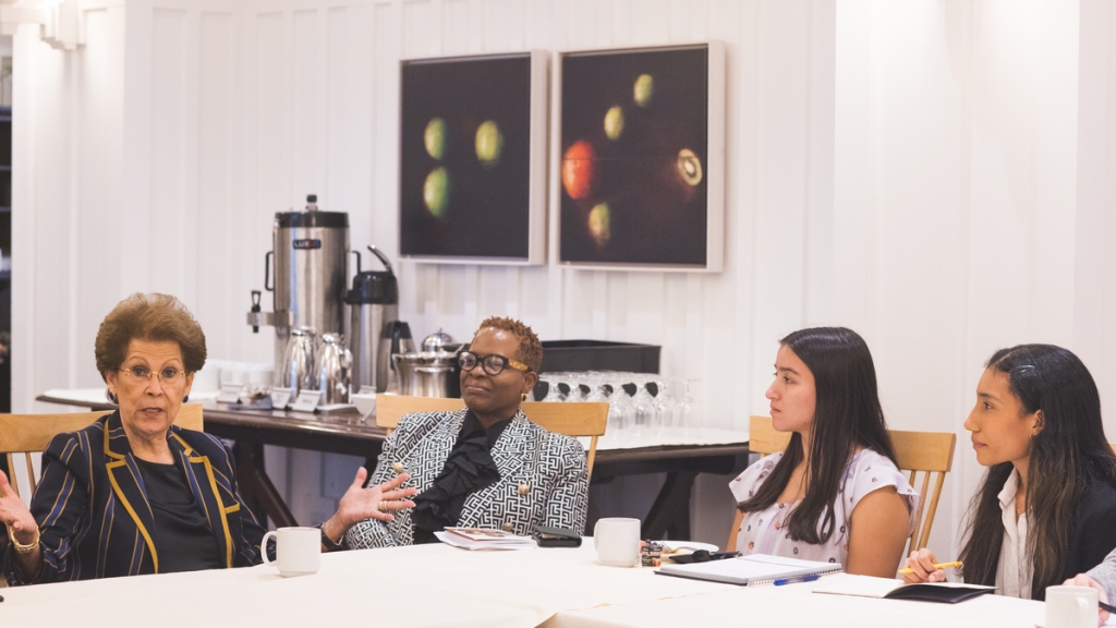 Former Surgeon General Antonia Novello talking with students and Geisel dean
